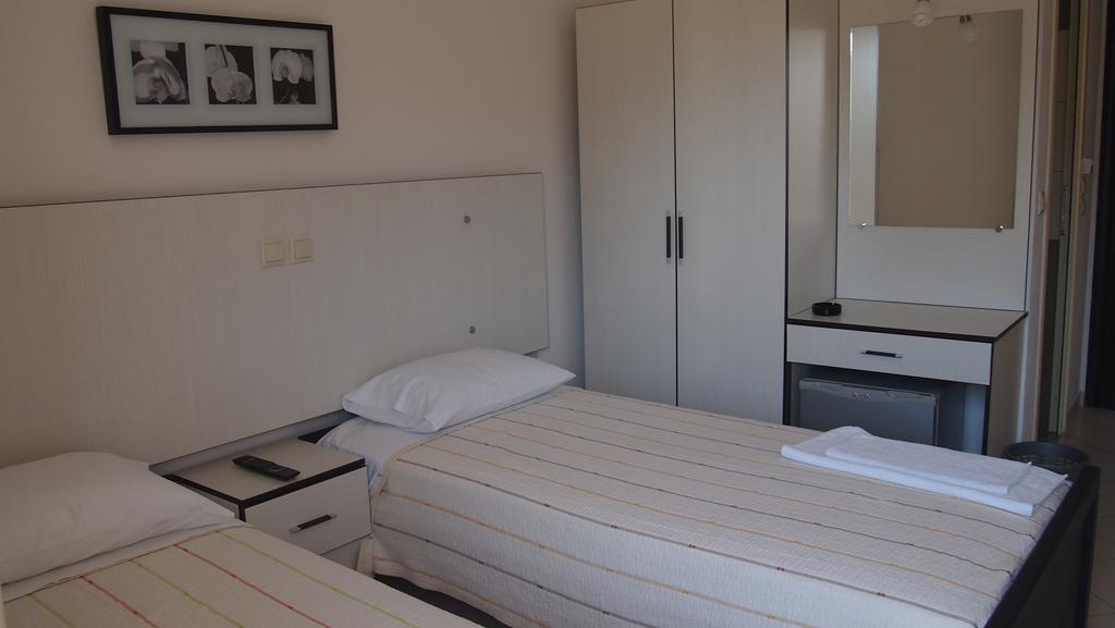 Rondos Hotel Himare Exterior photo