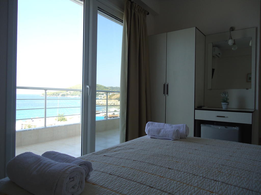 Rondos Hotel Himare Room photo