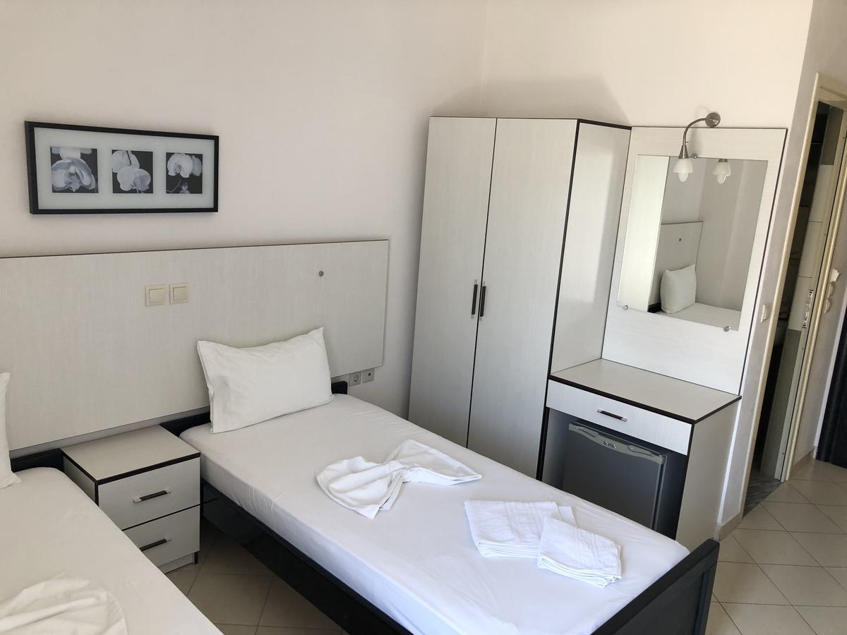 Rondos Hotel Himare Exterior photo